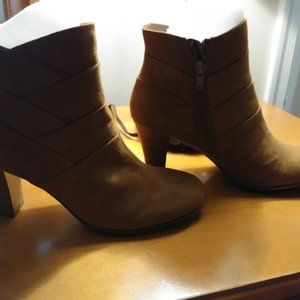 A2 Best Role Ankle Booties Dark Tan